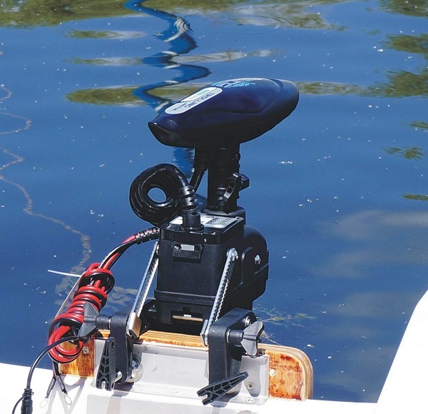 Cayman_T Remote Controlled Outboard