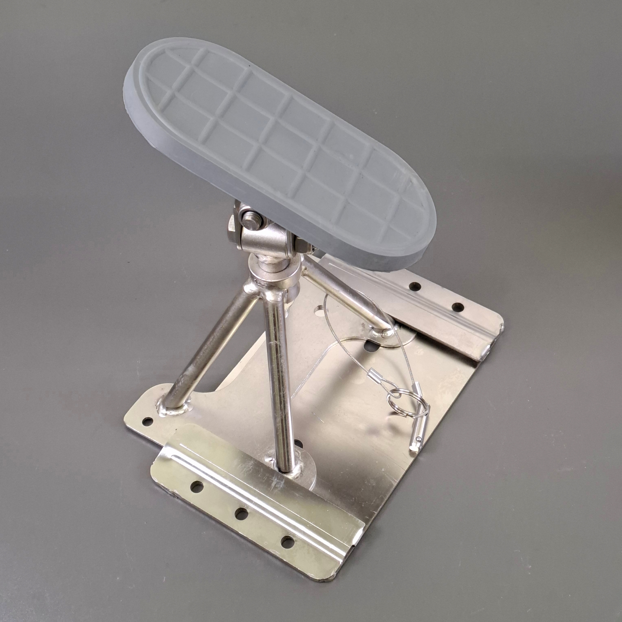 MD1441_6 Boat Stand with Flat Bracket Single view